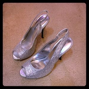Glitter pumps